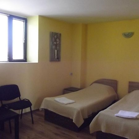 Hotel House for Guests&Friends à Svishtov Extérieur photo