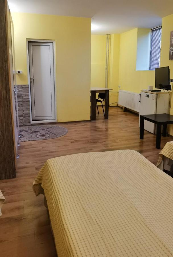 Hotel House for Guests&Friends à Svishtov Extérieur photo