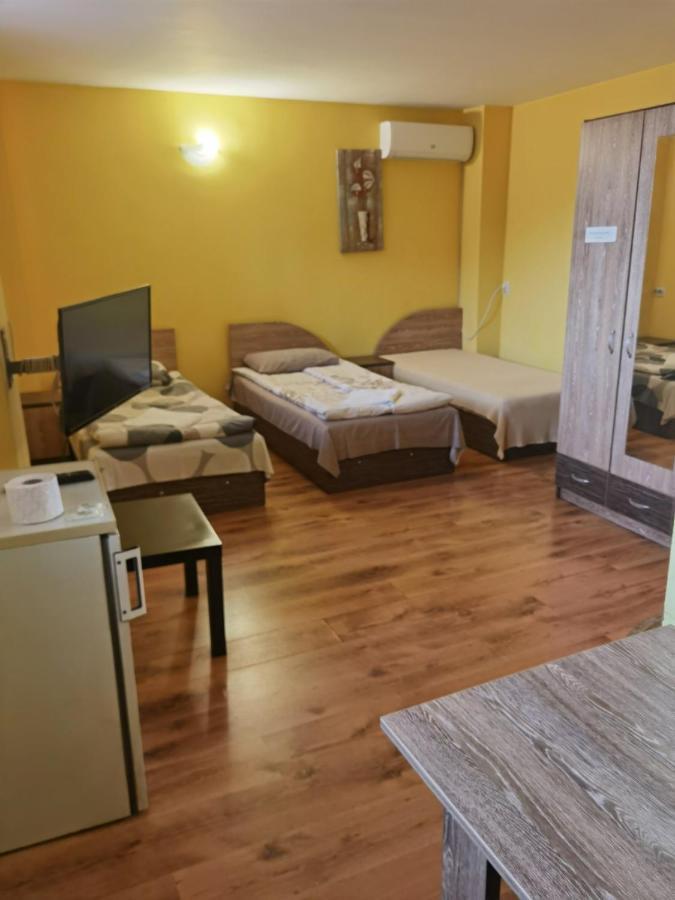 Hotel House for Guests&Friends à Svishtov Extérieur photo