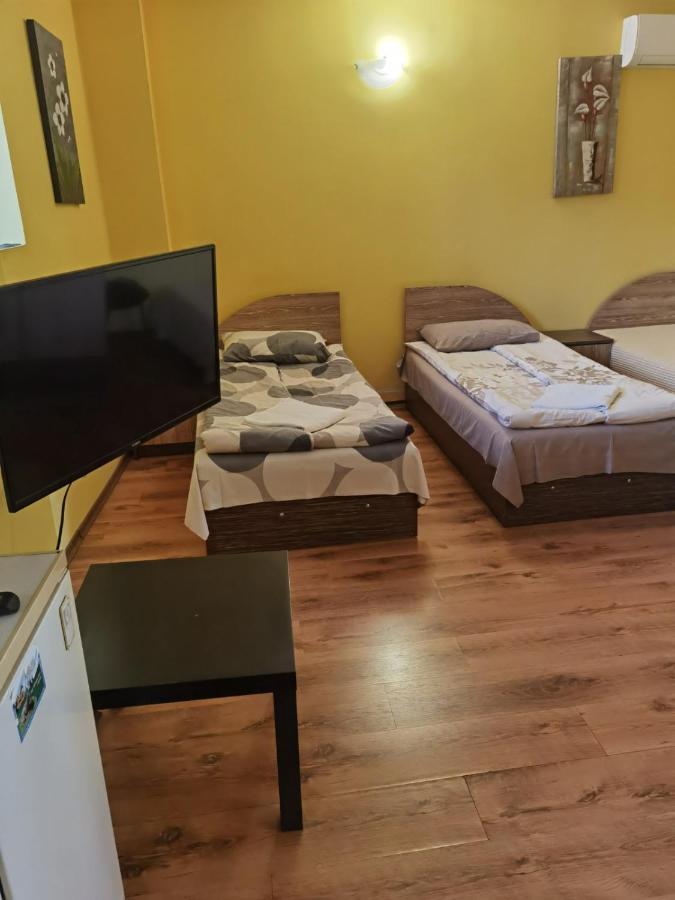 Hotel House for Guests&Friends à Svishtov Extérieur photo