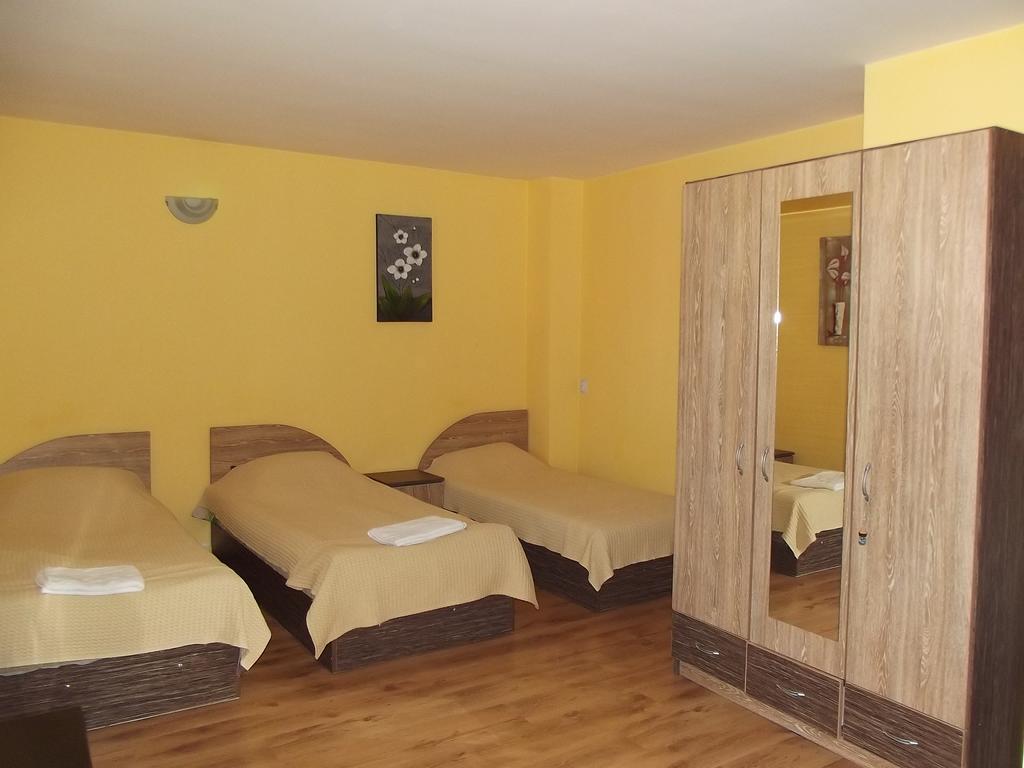 Hotel House for Guests&Friends à Svishtov Extérieur photo
