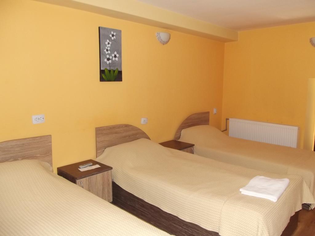Hotel House for Guests&Friends à Svishtov Extérieur photo