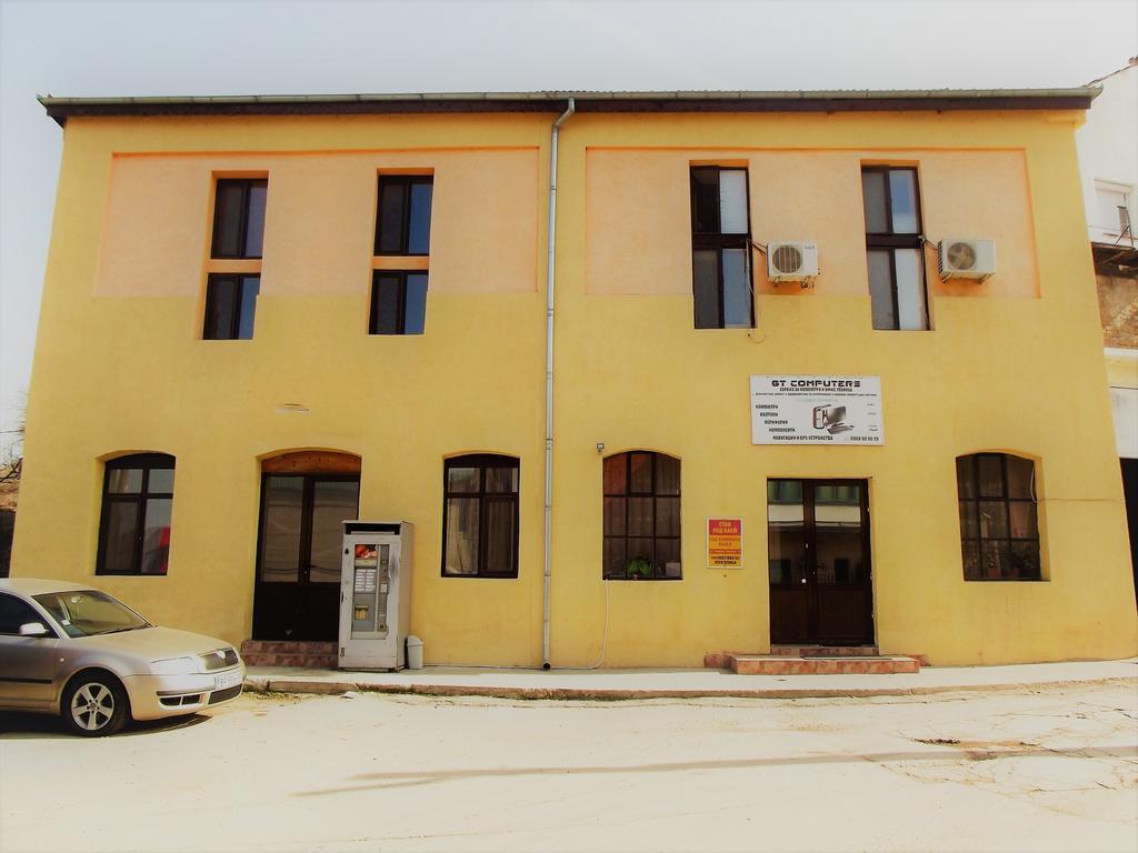 Hotel House for Guests&Friends à Svishtov Extérieur photo