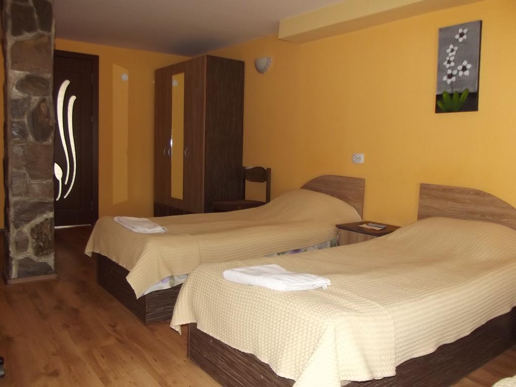Hotel House for Guests&Friends à Svishtov Extérieur photo
